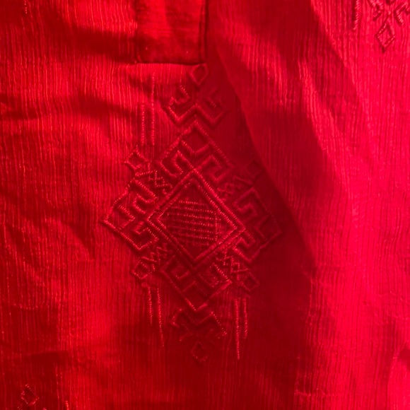 Style & Co Red Sleeveless Embroidered Split neck Top Size M - Picture 6 of 8